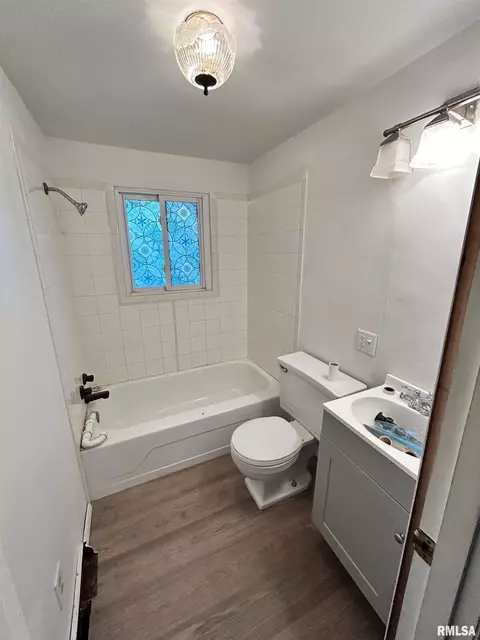 104 W Maple St, Cobden, IL 62920 photo 8