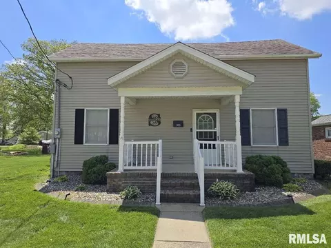 930 N 4th St, Breese, IL 62230