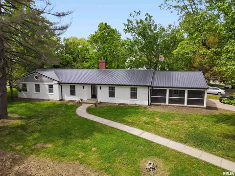 802 W Main St, Vienna, IL 62995