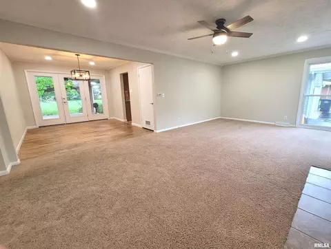 219 Oak Tree Ave, Salem, IL 62881 photo 11
