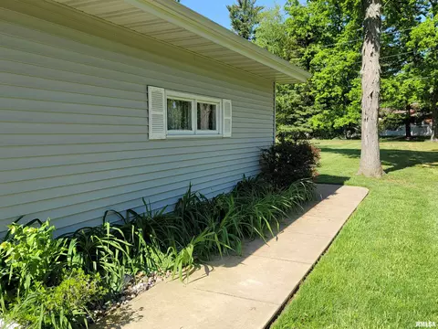 219 Oak Tree Ave, Salem, IL 62881 photo 35