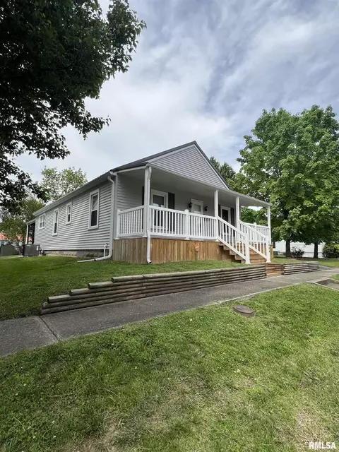 2704 Cherry St, Mount Vernon, IL 62864
