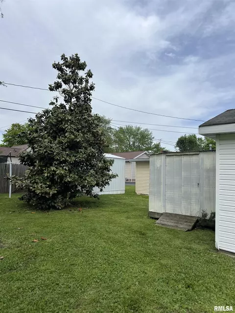 2704 Cherry St, Mount Vernon, IL 62864 photo 6