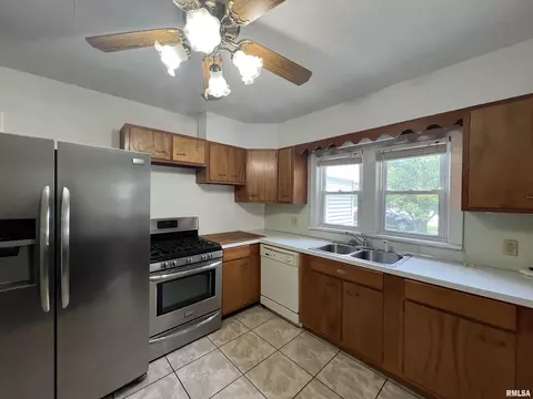 2704 Cherry St, Mount Vernon, IL 62864 photo 13