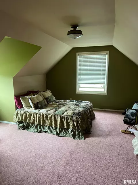 701 Forrest St, Benton, IL 62812 photo 4