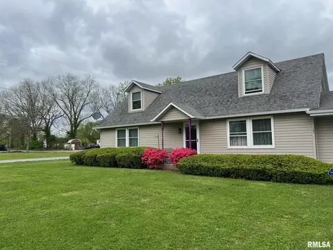 701 Forrest St, Benton, IL 62812