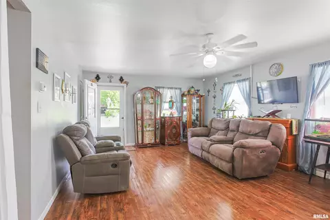 2027 Casey Ave, Mount Vernon, IL 62864 photo 3