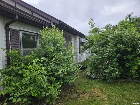 108 Fair Ave, Flora, IL 62839 photo 2