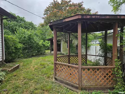 108 Fair Ave, Flora, IL 62839 photo 10