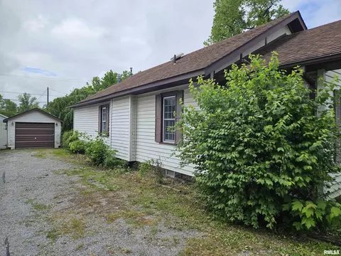 108 Fair Ave, Flora, IL 62839 photo 3