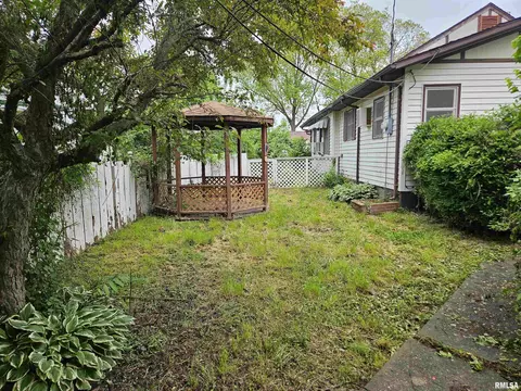 108 Fair Ave, Flora, IL 62839 photo 7