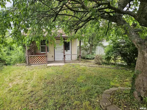 108 Fair Ave, Flora, IL 62839 photo 5