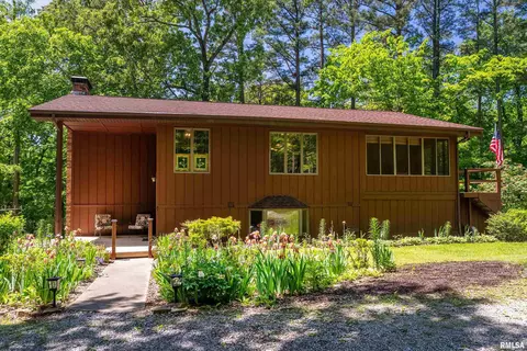 3421 Country Club Rd, Carbondale, IL 62901
