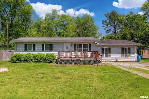 302 S Pecan St, De Soto, IL 62924