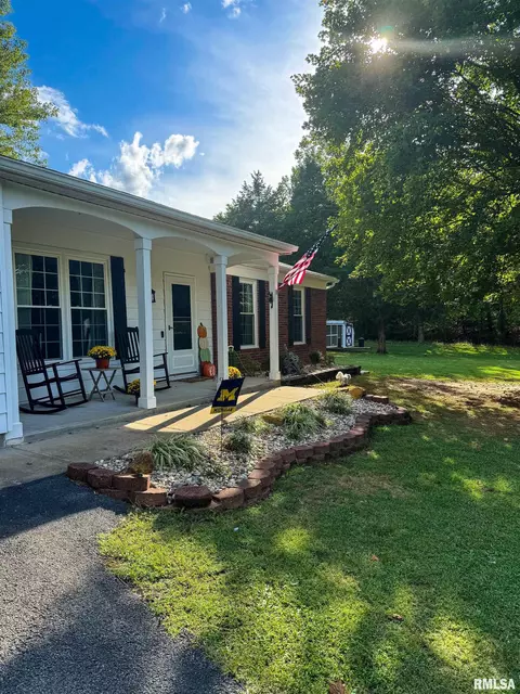 713 W Vermont St, Carterville, IL 62918