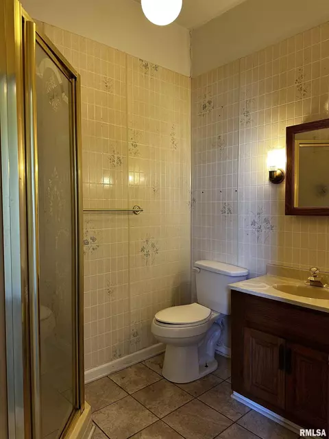 402 S Main St, Benton, IL 62812 photo 20