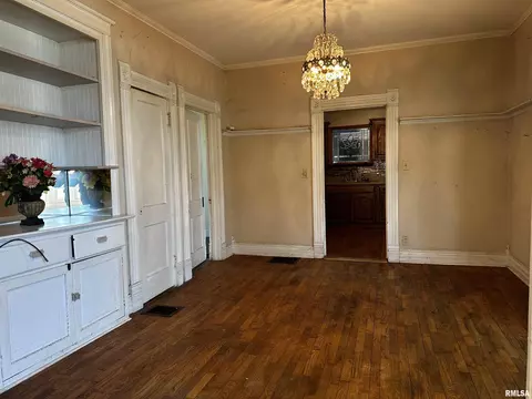 402 S Main St, Benton, IL 62812 photo 14