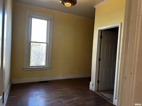 402 S Main St, Benton, IL 62812 photo 19