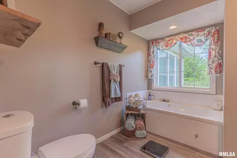 5175 Baker Rd, Salem, IL 62881 photo 24