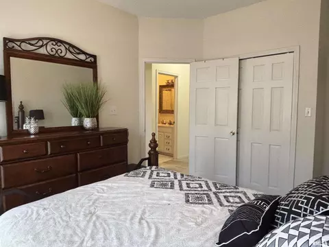 212 Orange St, Anna, IL 62906 photo 33