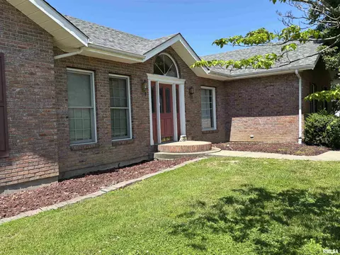 212 Orange St, Anna, IL 62906 photo 5