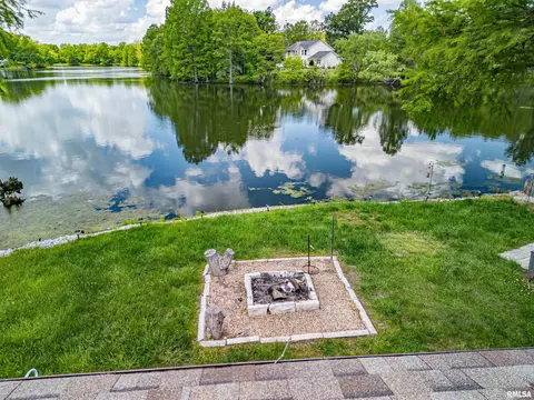 631 Community Beach Rd, Centralia, IL 62801 photo 4