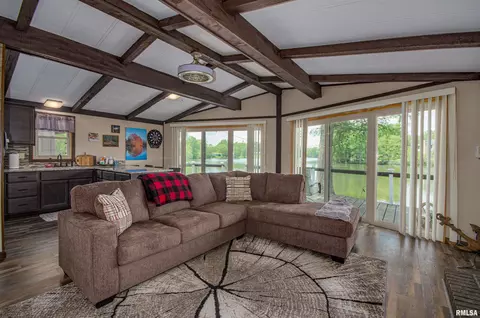 631 Community Beach Rd, Centralia, IL 62801 photo 9