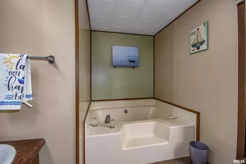 631 Community Beach Rd, Centralia, IL 62801 photo 15