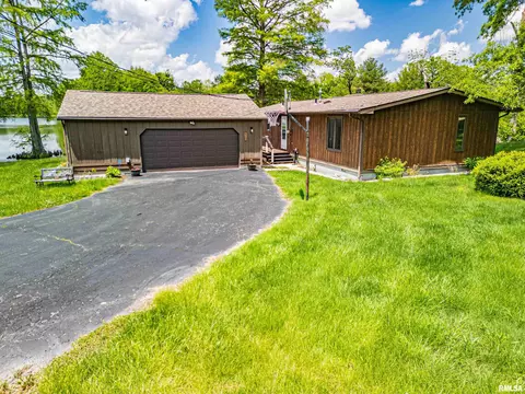 631 Community Beach Rd, Centralia, IL 62801 photo 2