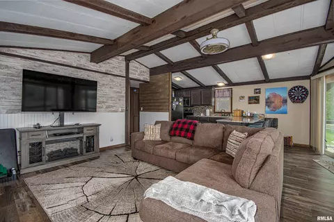 631 Community Beach Rd, Centralia, IL 62801 photo 8