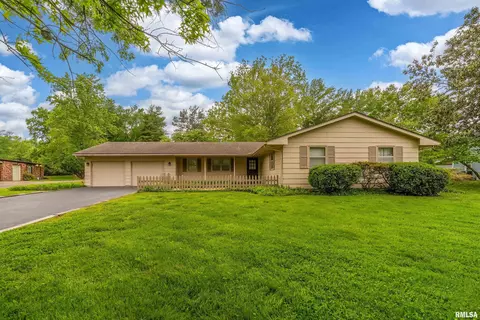 2605 W Sunset Dr, Carbondale, IL 62901