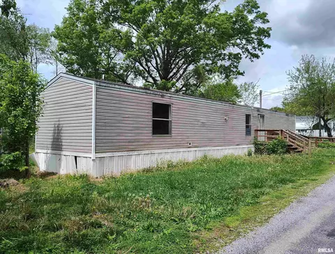 450 W Harrison St, Carrier Mills, IL 62917