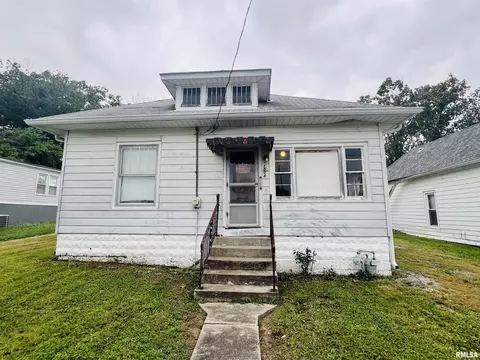 1508 Fisk St, Eldorado, IL 62930