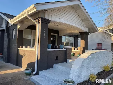 717 E Main St, Benton, IL 62812 photo 14