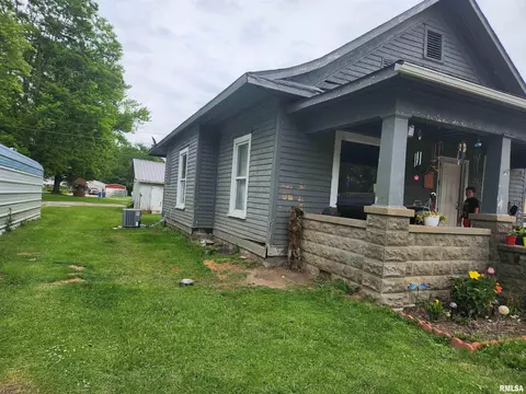132 N 2nd St, Ashley, IL 62808 photo 3