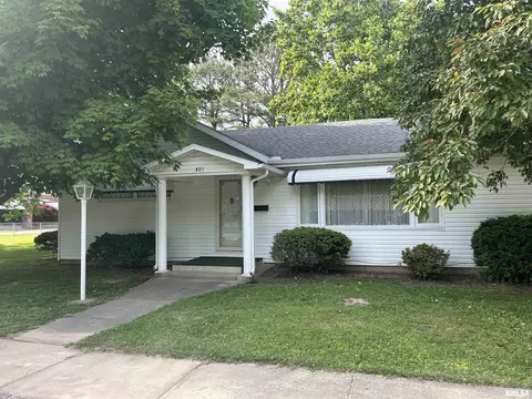 401 W 11th St, Christopher, IL 62822