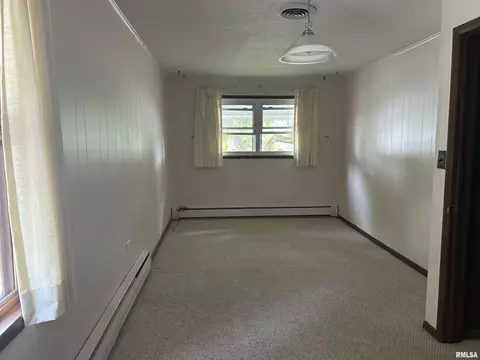 401 W 11th St, Christopher, IL 62822 photo 10