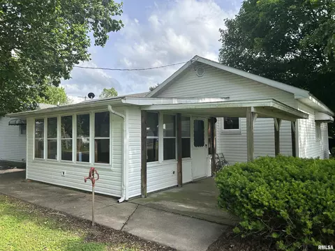 401 W 11th St, Christopher, IL 62822 photo 4
