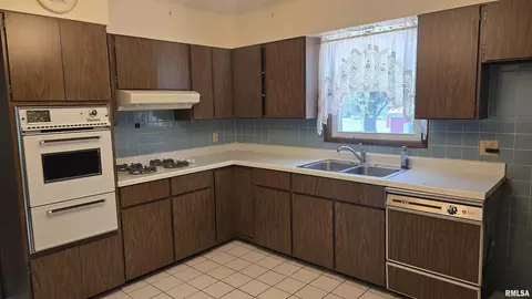 2110 Raleigh Rd, Eldorado, IL 62930 photo 17