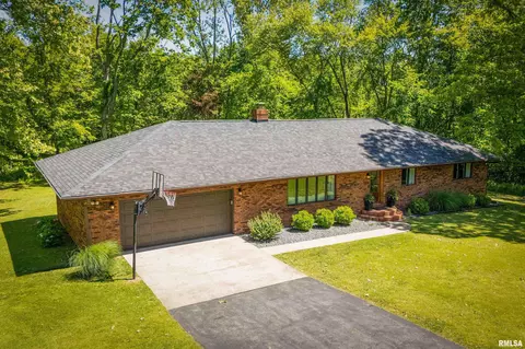 564 Cardinal Rd, Carbondale, IL 62901