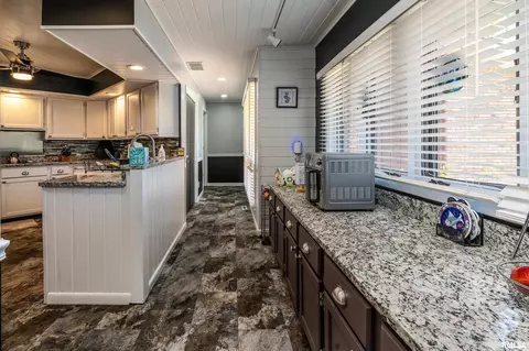 415 E Reichert Dr, Marion, IL 62959 photo 15