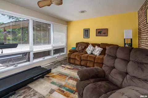 415 E Reichert Dr, Marion, IL 62959 photo 34