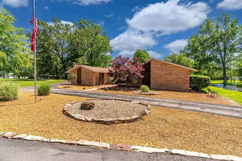 415 E Reichert Dr, Marion, IL 62959 photo 3