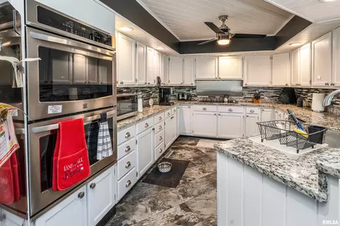 415 E Reichert Dr, Marion, IL 62959 photo 16