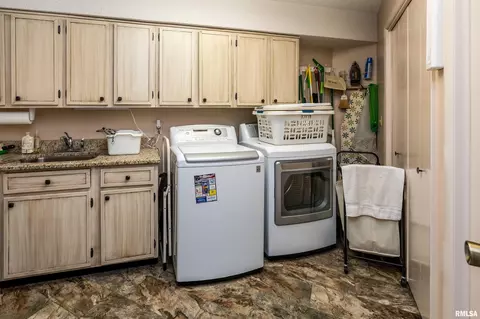 415 E Reichert Dr, Marion, IL 62959 photo 38