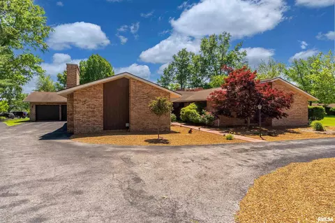 415 E Reichert Dr, Marion, IL 62959 photo 4