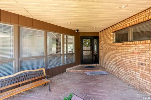 415 E Reichert Dr, Marion, IL 62959 photo 6