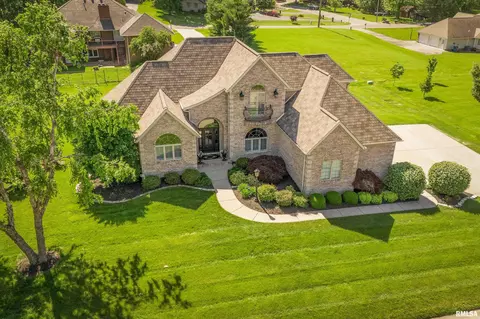 1302 Collins Ln, Marion, IL 62959