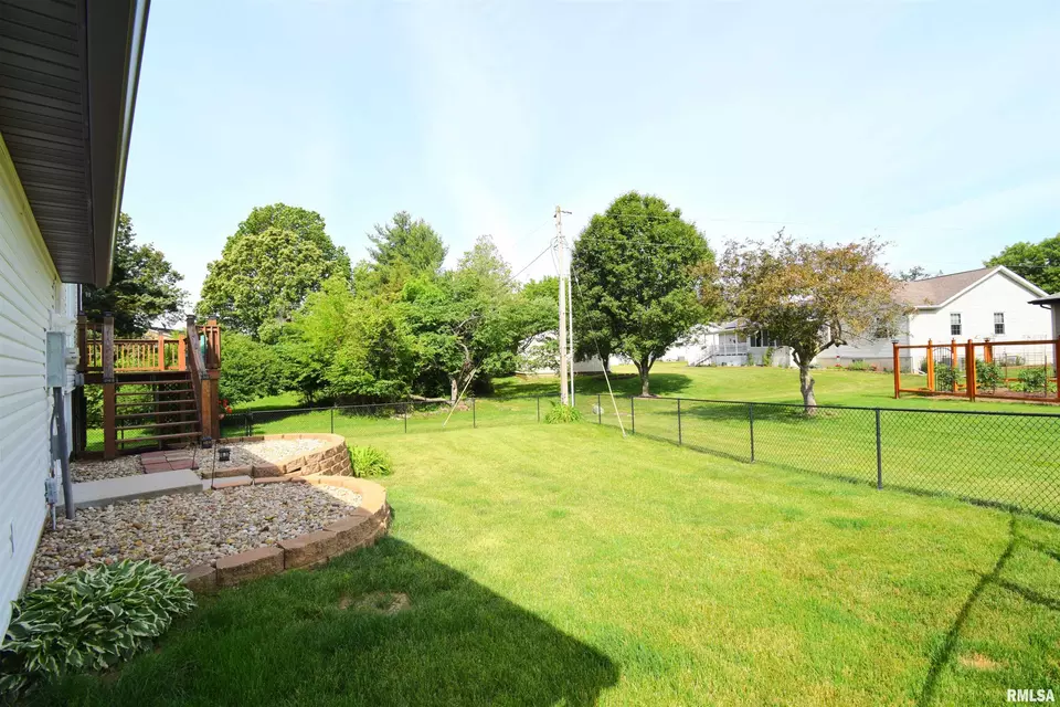 Exterior - 3100 Mulberry Ave, Mount Vernon, IL 62864 photo 5 of 11