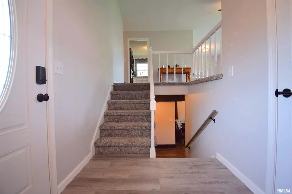 Entry Way - 3100 Mulberry Ave, Mount Vernon, IL 62864 photo 1 of 1